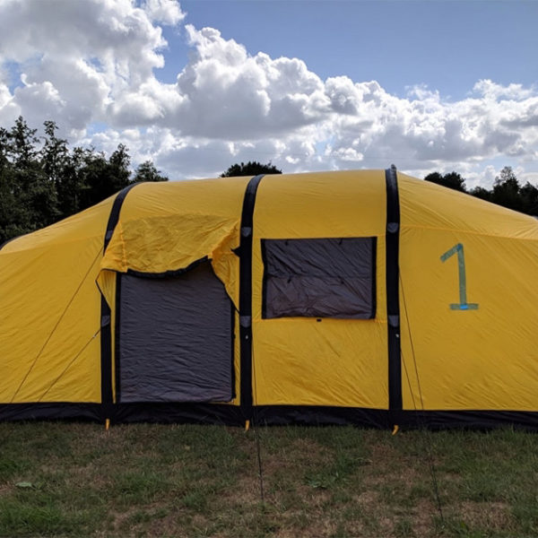 12 personers telt